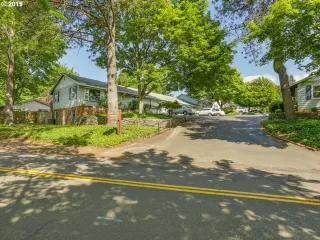 Photo #2: 19611436 Listing