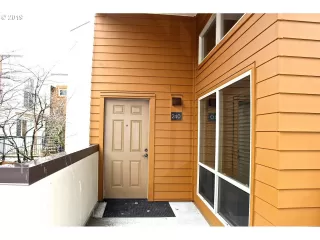 Photo #1: 19612095 Listing