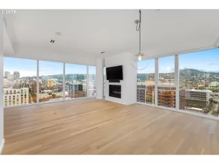 Photo #1: 19612499 Listing