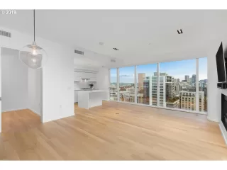 Photo #3: 19612499 Listing