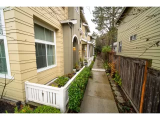 Photo #2: 19612657 Listing 