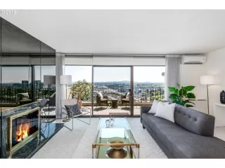 Photo #5: 19613471 Listing