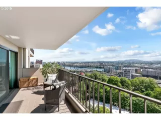 Photo #6: 19613471 Listing