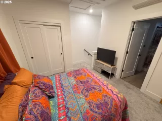 Photo #4: 196180832 Listing