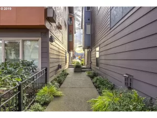 Photo #1: 19618990 Listing 