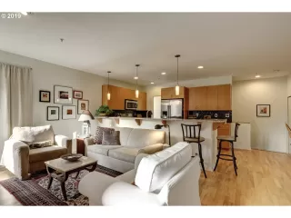 Photo #2: 19618990 Listing 
