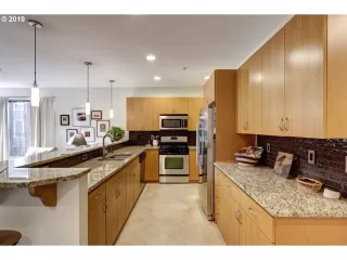 Photo #6: 19618990 Listing 