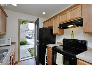 Photo #6: 19620529 Listing 