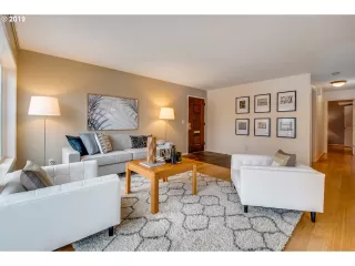 Photo #2: 19624204 Listing