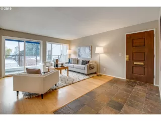 Photo #3: 19624204 Listing