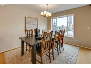 Photo #5: 19624204 Listing