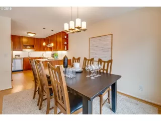 Photo #6: 19624204 Listing