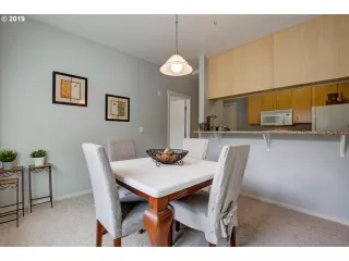 Photo #5: 19626053 Listing 