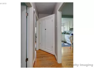 Photo #5: 19631026 Listing