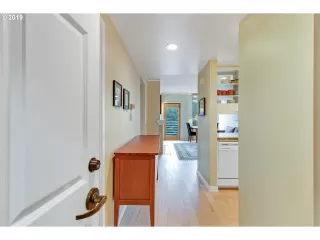 Photo #3: 19631871 Listing