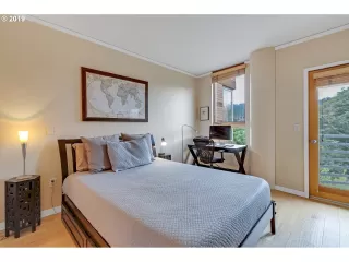 Photo #4: 19631871 Listing