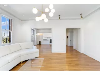 Photo #1: 196321435 Listing