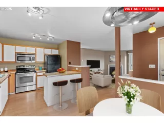 Photo #6: 196334017 Listing