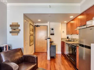 Photo #5: 19633460 Listing