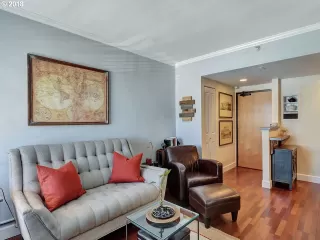 Photo #6: 19633460 Listing