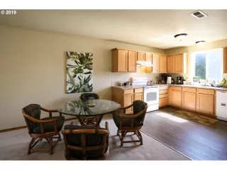 Photo #3: 19636131 Listing