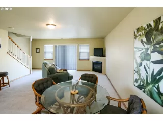 Photo #5: 19636131 Listing