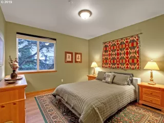 Photo #4: 19639401 Listing
