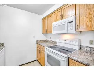 Photo #3: 19640518 Listing