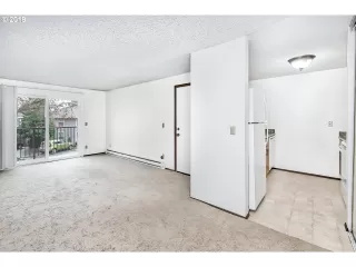 Photo #5: 19640518 Listing