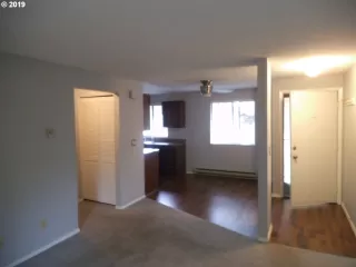 Photo #2: 19641525 Listing