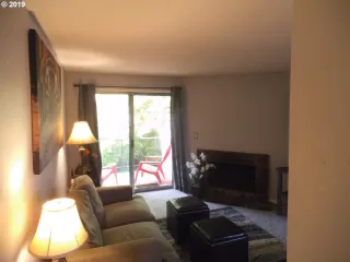 Photo #4: 19641525 Listing