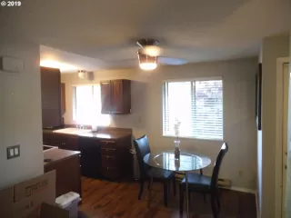 Photo #5: 19641525 Listing