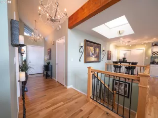 Photo #2: 19643352 Listing