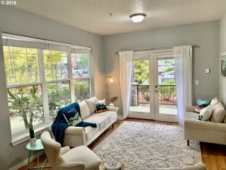 Photo #4: 19647986 Listing 