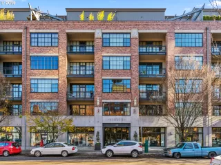 Photo #2: 19652148 Listing