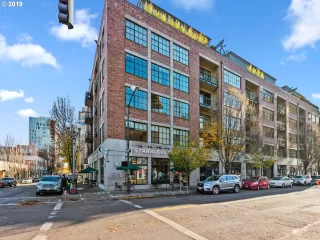 Photo #3: 19652148 Listing