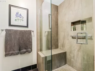 Photo #6: 19652148 Listing