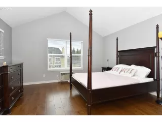 Photo #3: 19652304 Listing