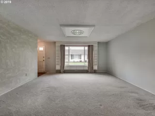 Photo #5: 19652442 Listing