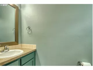 Photo #2: 19653391 Listing