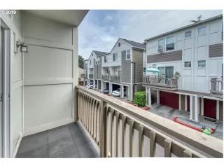 Photo #3: 19653391 Listing