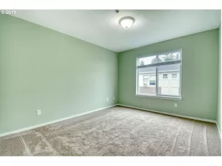 Photo #4: 19653391 Listing