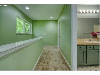 Photo #6: 19653391 Listing