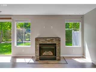 Photo #4: 196594158 Listing