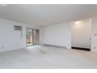 Photo #6: 19660591 Listing