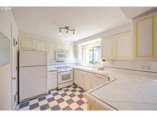 Photo #1: 19662342 Listing