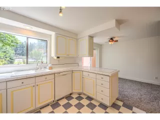 Photo #2: 19662342 Listing