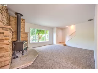 Photo #3: 19662342 Listing