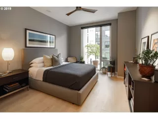 Photo #6: 19665648 Listing