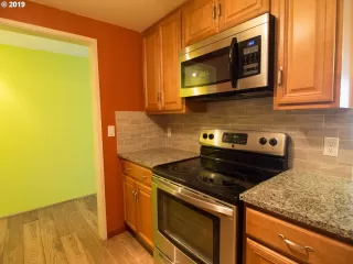 Photo #2: 19669943 Listing